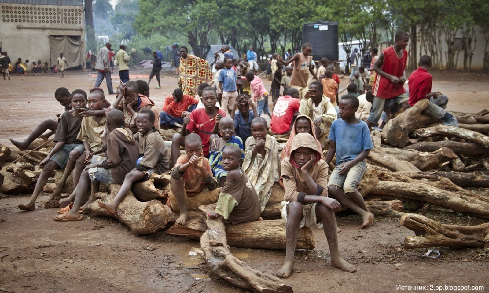 Жизнь в бедной стране. Бурунди бедность. Самая бедная Страна. Африканские жители бедные.